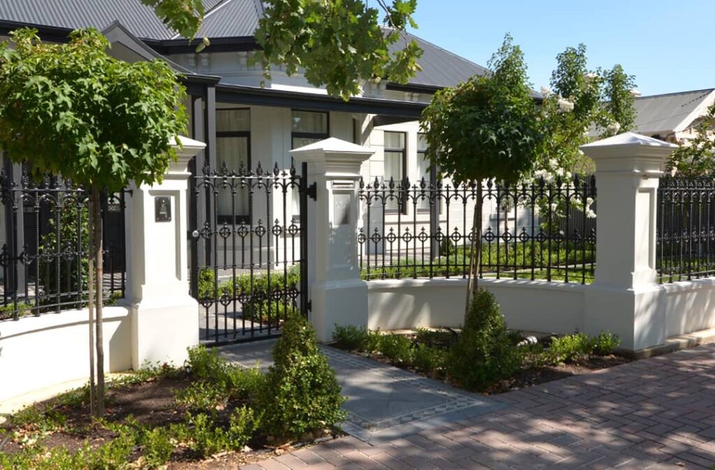 caststone-fence-pillars-g-1